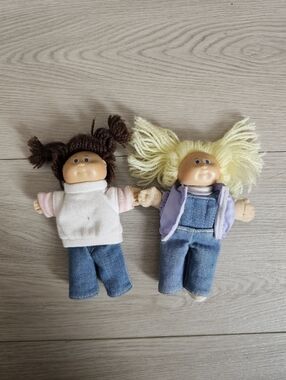 Vintage 80s Small Cabbage Patch Kids Mini 5.25" Plush Pin Up Dolls, Lot Of 2